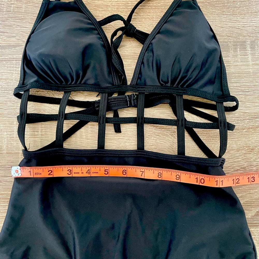 Cupshe One-Piece Swimsuit, Black, Small